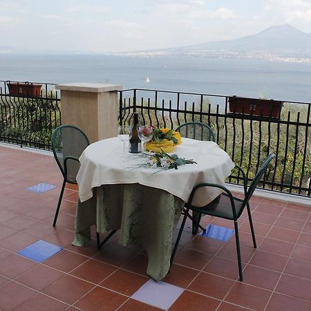 Hotel Ancelle Sorrento - Casa D'Accoglienza à Castellammare di Stabia Extérieur photo