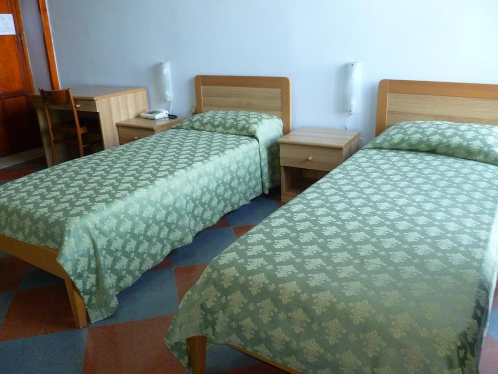 Hotel Ancelle Sorrento - Casa D'Accoglienza à Castellammare di Stabia Chambre photo