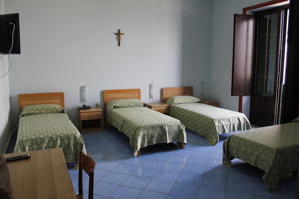 Hotel Ancelle Sorrento - Casa D'Accoglienza à Castellammare di Stabia Chambre photo